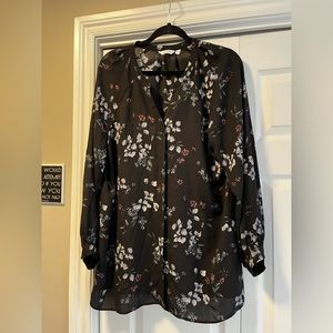 🎉 3 for $15🎉Signature Reitmans tunic style floral blouse